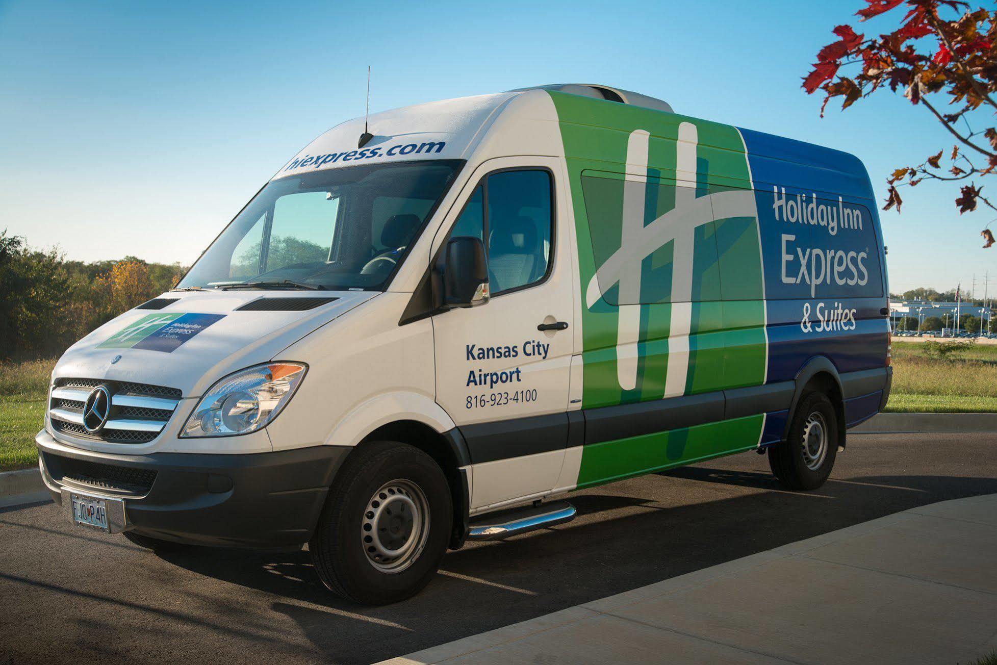 Holiday Inn Express Hotel & Suites North Kansas City By Ihg Bagian luar foto