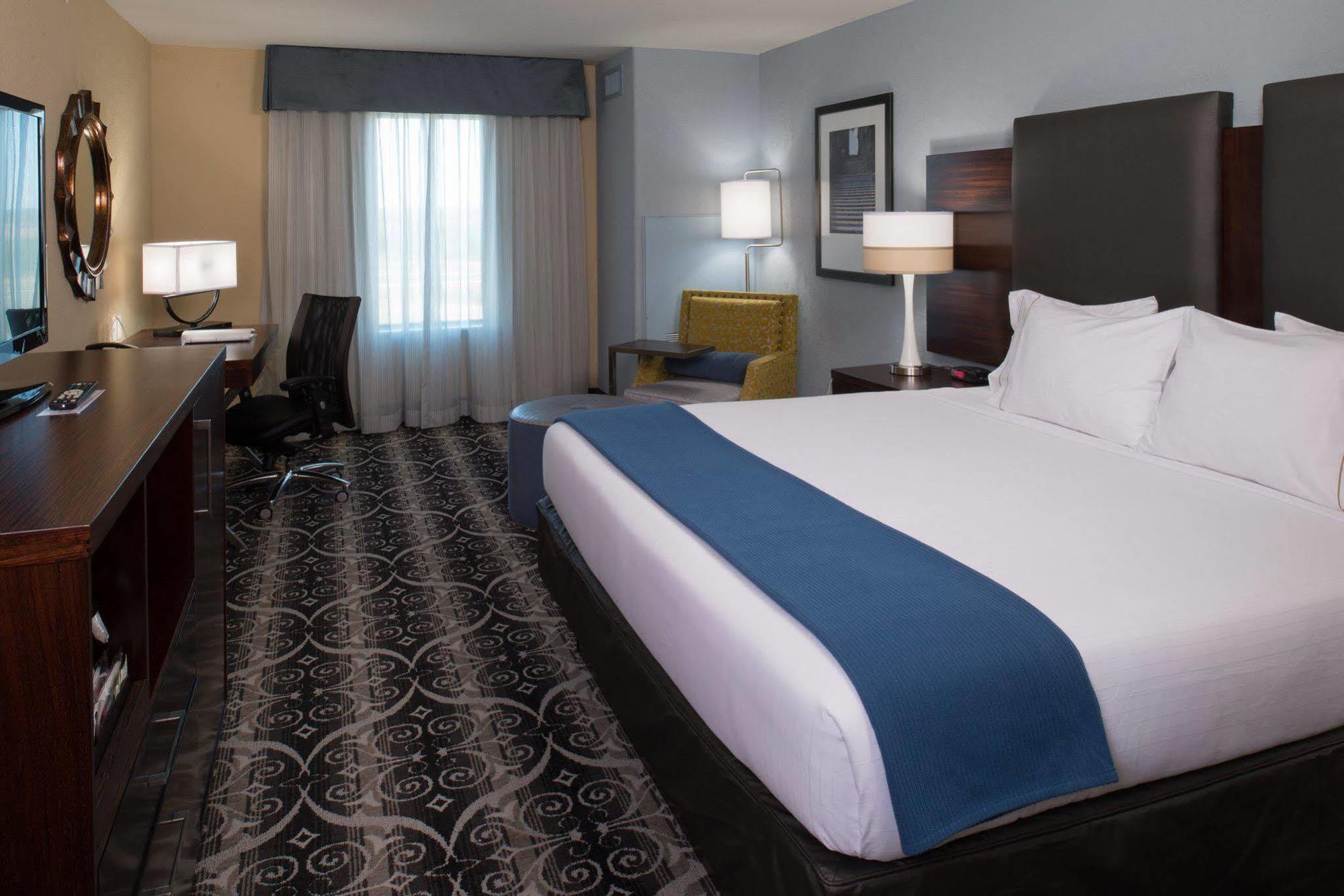 Holiday Inn Express Hotel & Suites North Kansas City By Ihg Bagian luar foto