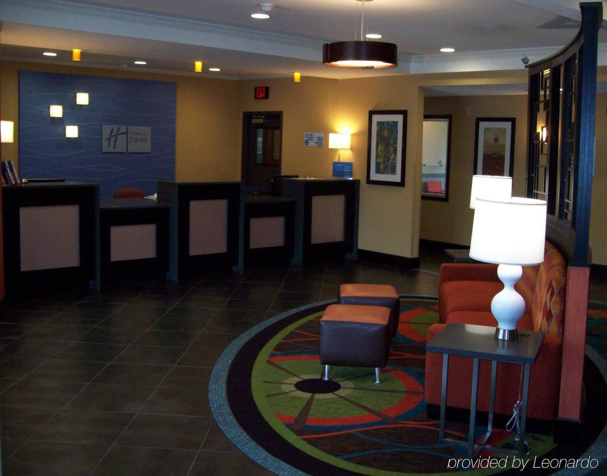 Holiday Inn Express Hotel & Suites North Kansas City By Ihg Bagian luar foto
