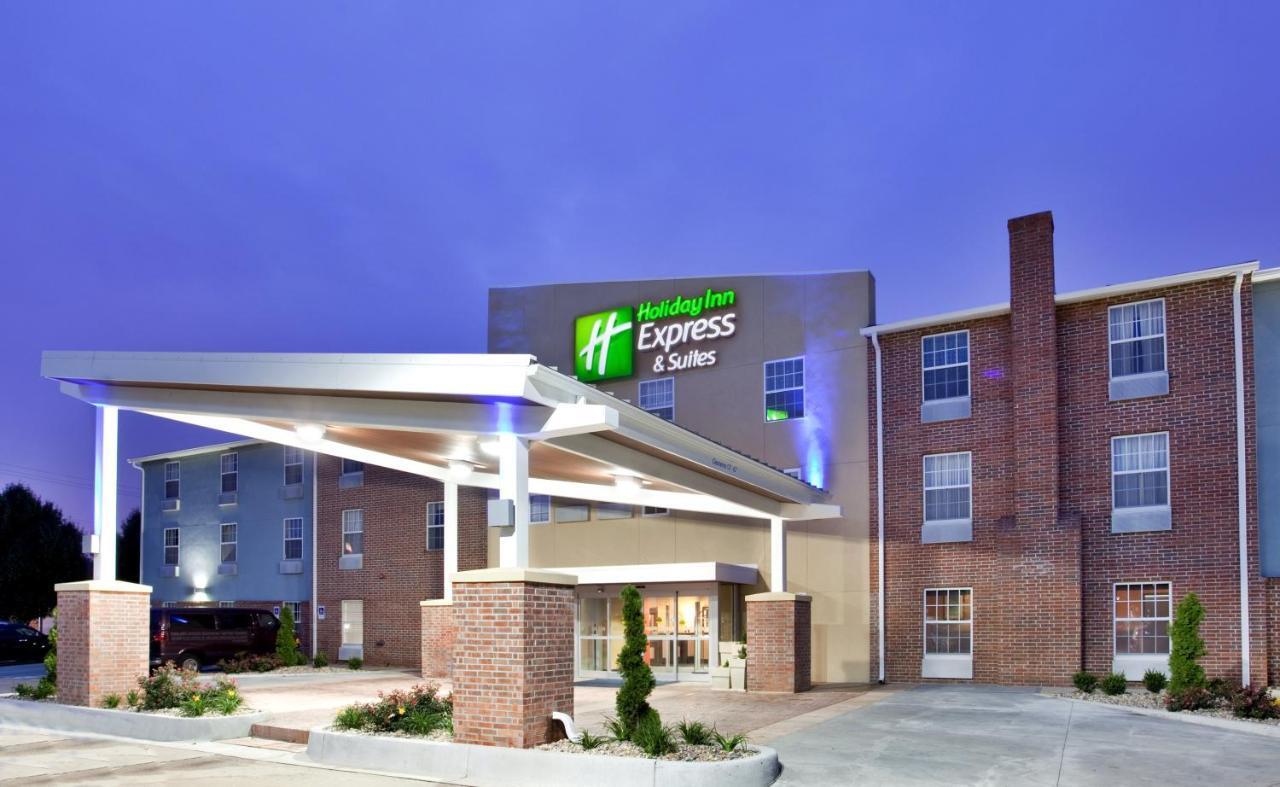Holiday Inn Express Hotel & Suites North Kansas City By Ihg Bagian luar foto