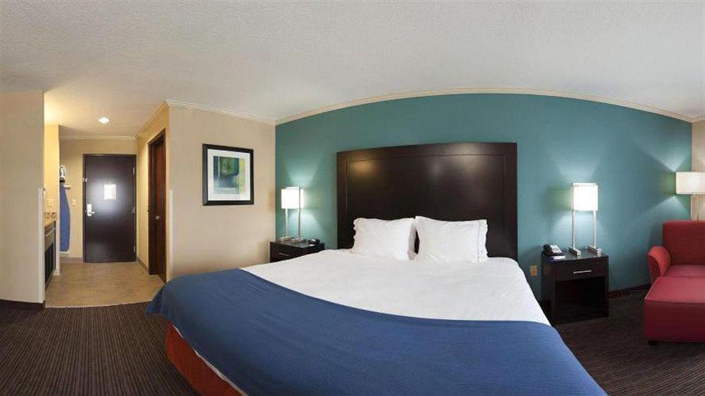 Holiday Inn Express Hotel & Suites North Kansas City By Ihg Bagian luar foto